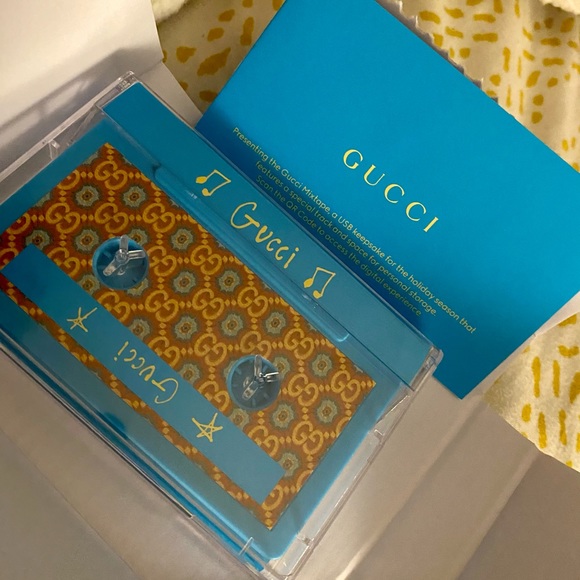 Gucci exclusive holiday 2021 cassette tape usb - Picture 4 of 6